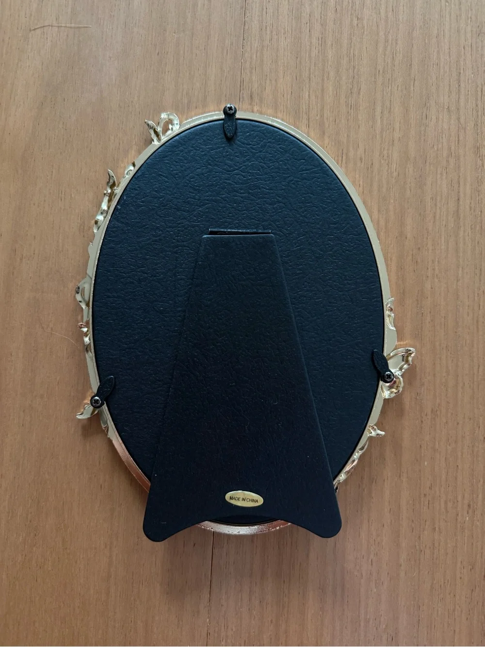 New 5 x 7 white oval picture frame with gold butterfly and leaf accents